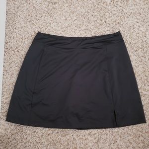 Athletic skort for golf